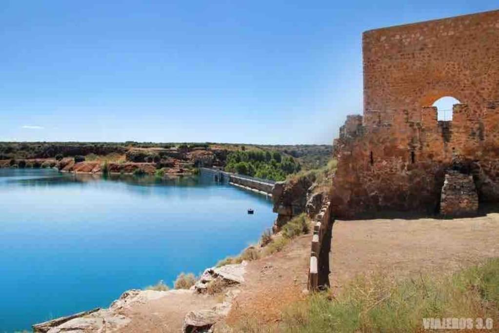 Apto. Singular En La Mancha Banco De Inversiones Argamasilla De Alba Luaran gambar
